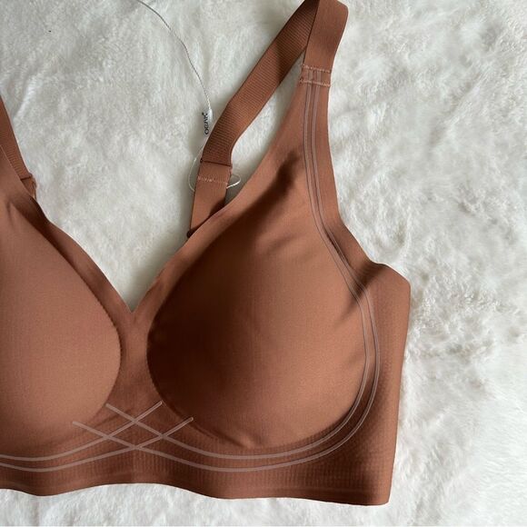 OEAK Women’s Seamless Bra Size Medium - Picture 2 of 9